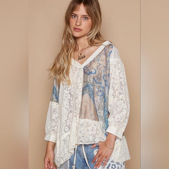 POL Tops - POL Floral Print Lace Oversized Top Small